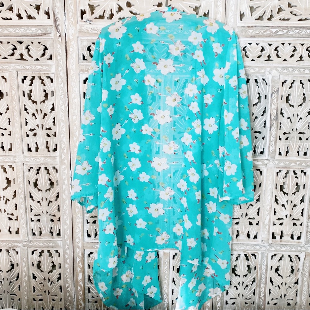 Cherry Blossom Floral Kimono - Picture 4 of 6